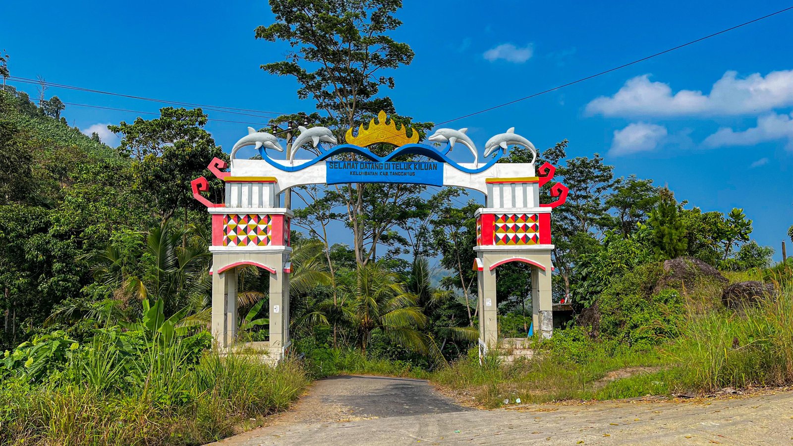 Gapura Teluk Kiluan