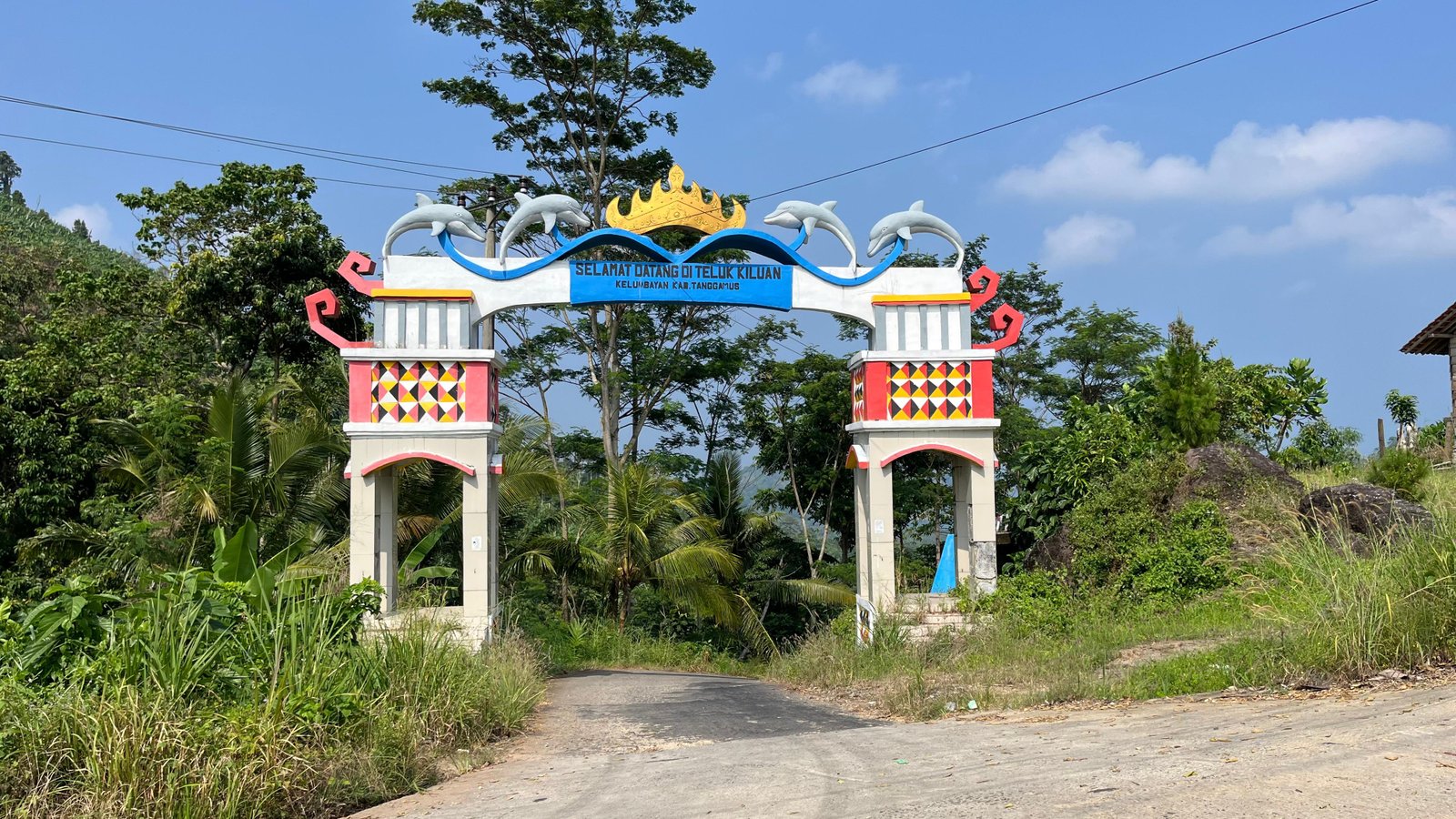 Gapura Teluk Kiluan